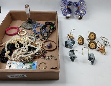 Large lot of Various jewelry, Pearls, Hooks, Vanity items and more