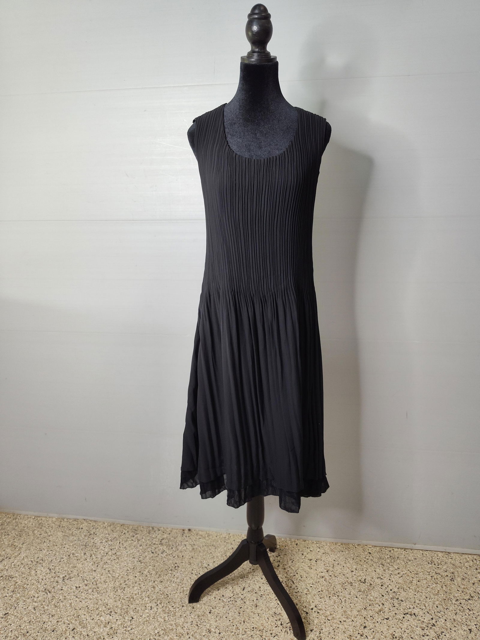 Vintage Caelian Classic Black dress (1 of 6)