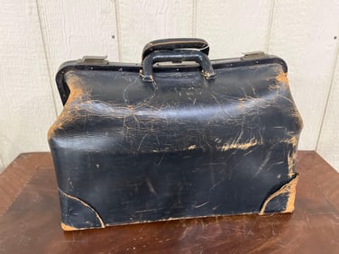 Wonderful Early Leather Doctors Traveling Bag