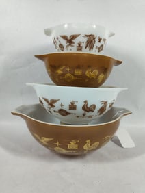Early American Pyrex Cinderella Mixing Bowl Set