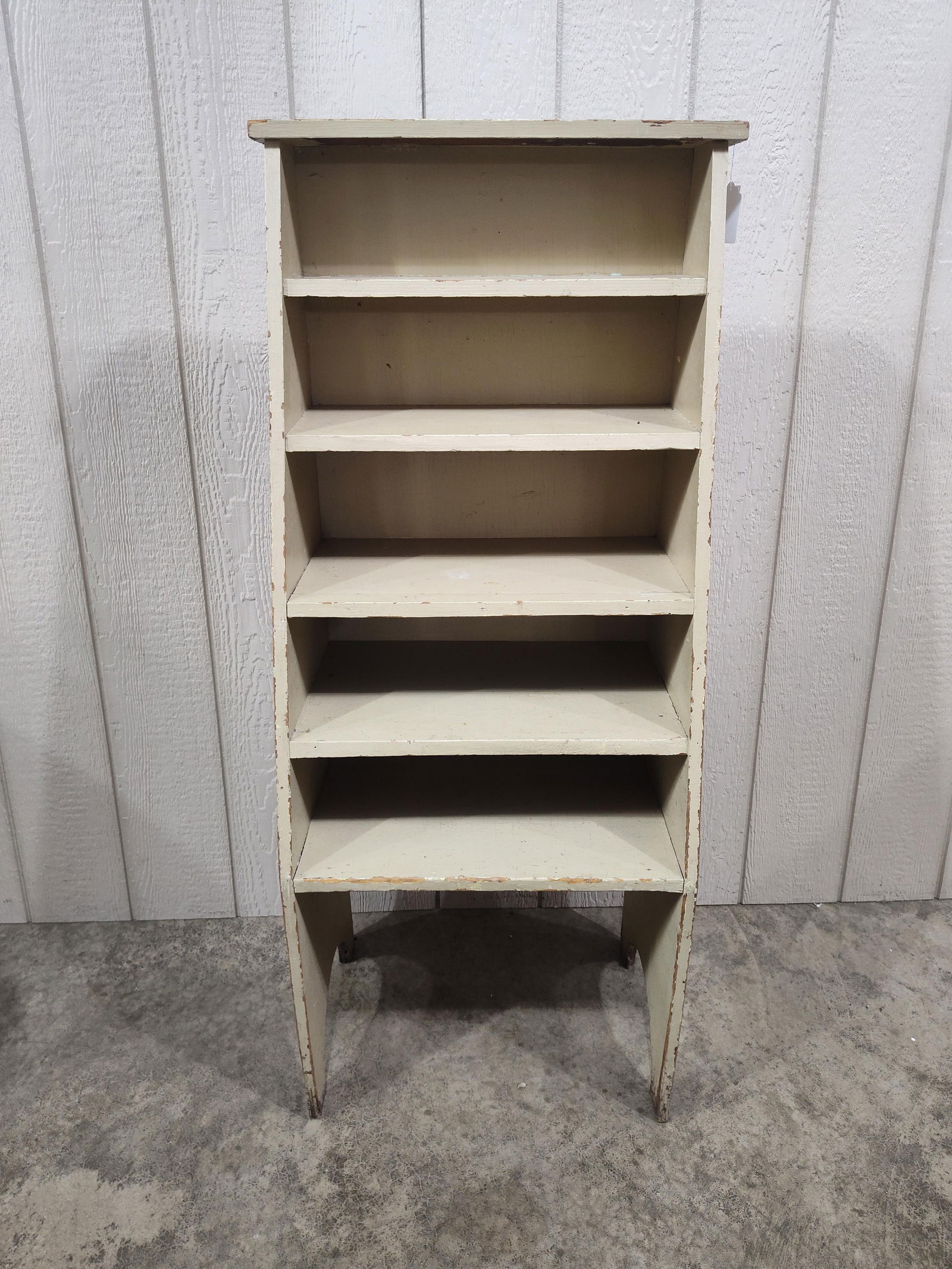 Graduated 5 Tier Farmhouse Shelf (1 of 5)