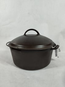 Unmarked #8 Cast Iron Dutch Oven