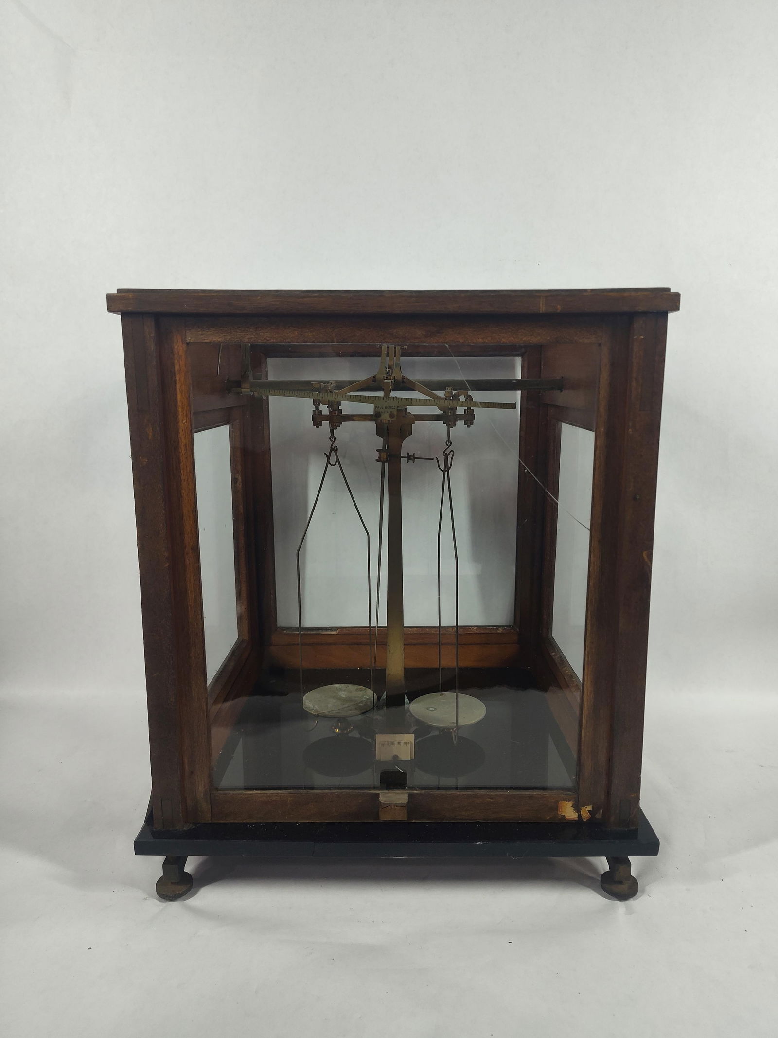 Sartorius Analytical highly sensitive laboratory balance scale for precise mass measurements (1 of 12)