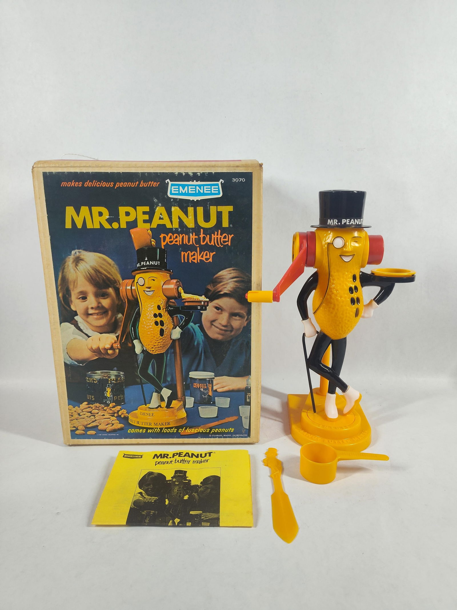 Vintage Emenee Mr. Peanut Peanut Butter Maker No. 3070 (1 of 7)