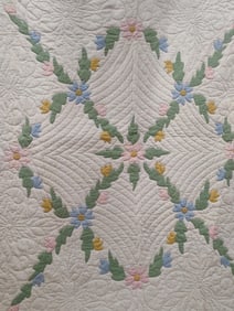 Hand Stitched Daisy Quilt
