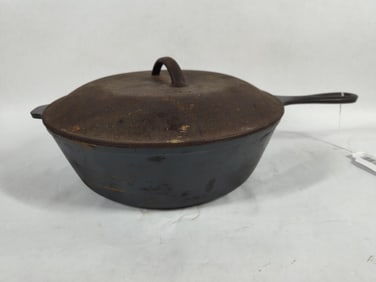 Unmarked No. 8 Cast Iron Lidded Chicken Fryer W/ Fire Ring