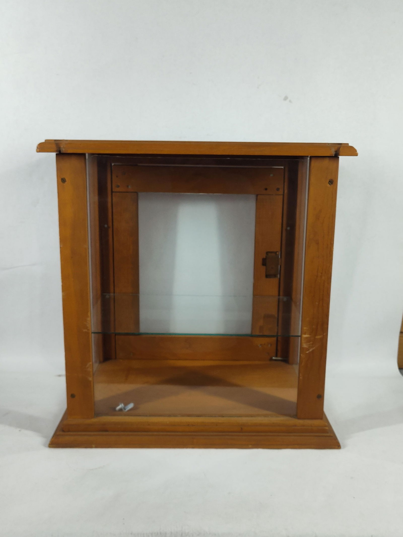 Country store glass panel one door shelved locking display cabinet (1 of 10)