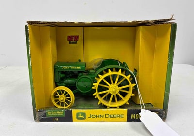 Ertl John Deere Model D Steel Wheel Tractor