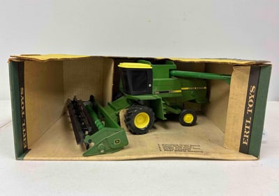Ertl John Deere Titan Combine Farm Toy Replica w/ Swivel Grain Spout Blueprint Replica