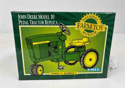 Ertl National Farm Toy Museum John Deere Model 10 Pedal Tractor Replica Series 3 No. 1