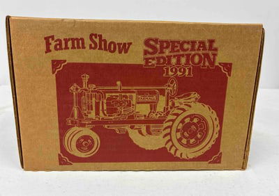 Ertl Farmall Farm Show 1991 Special Edition F-20 NF Tractor