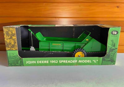 John Deere 1/8 1952 Spreader Model L