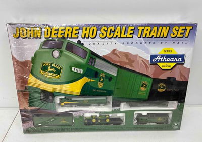 Athearn John Deere HO Scale Electric Train Set