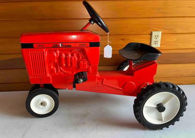 Vintage Ertl Mills Fleet Farm 50th Anniversary NF Pedal Tractor