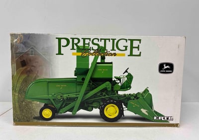 Ertl John Deere Prestige Collection Model 45 Combine