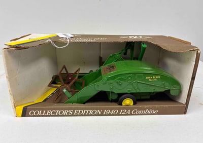 Ertl John Deere 1940 50th Anniversary Blueprint Replica HD 12A Combine