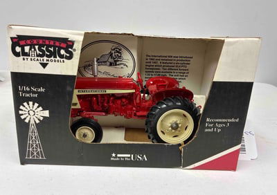 Country Classics International 606 WF White Stripe Tractor 1994 Dealer Edition