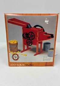 RARE Ertl Antique Corn Sheller Farm Series Power House Collector Edition