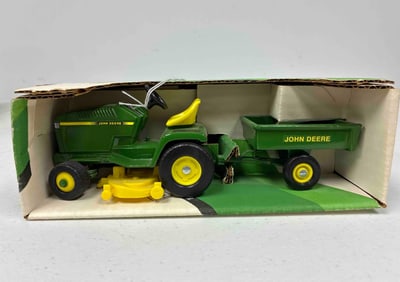 Ertl John Deere Lawn and Garden Tractor w/ Dump Cart HD