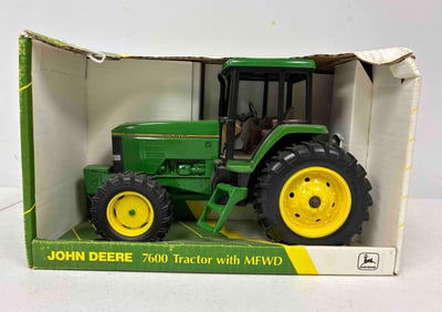 John Deere 7600 Tractor w MFWD
