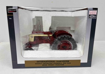 Spec Cast Farmall International Harvester HD 340 Gas WF White Stripe Classic Series Tractor