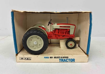 Ertl Ford 981 Select-O-Speed NF Tractor