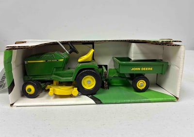Ertl John Deere Lawn and Garden Tractor w/ Dump Cart HD
