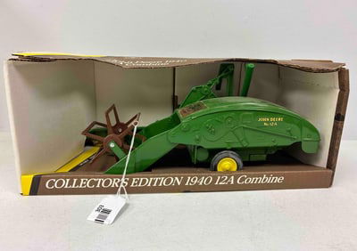 Ertl John Deere 1940 50th Anniversary Blueprint Replica HD 12A Combine