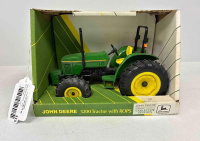 Ertl John Deere 5200 WF Tractor w/ ROPS Special Collector Edition