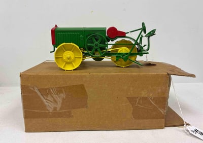 Ertl John Deere 1915 Model R Waterloo Boy Steel Wheel Collector Edition Tractor