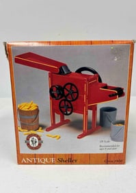 Ertl Farm Power House Series Antique Corn Sheller Model HD