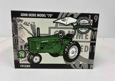 Ertl John Deere Model 70 NF Nat. Farm Toy Museum 10th Ann. Tractor w/ Umbrella
