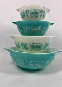Amish Butter Print Pyrex Cinderella Mixing Bowls