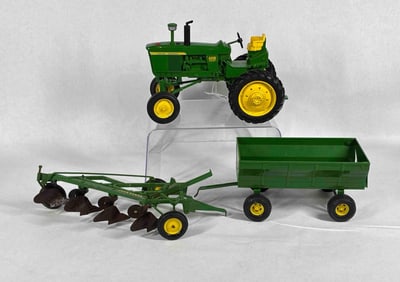 John Deere Farm Toy Lot Inc. 4010 Diesel WF, Gravity Wagon and Disc Implement Attachment