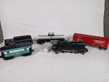 Lionel 8670 Engine and Train Cars