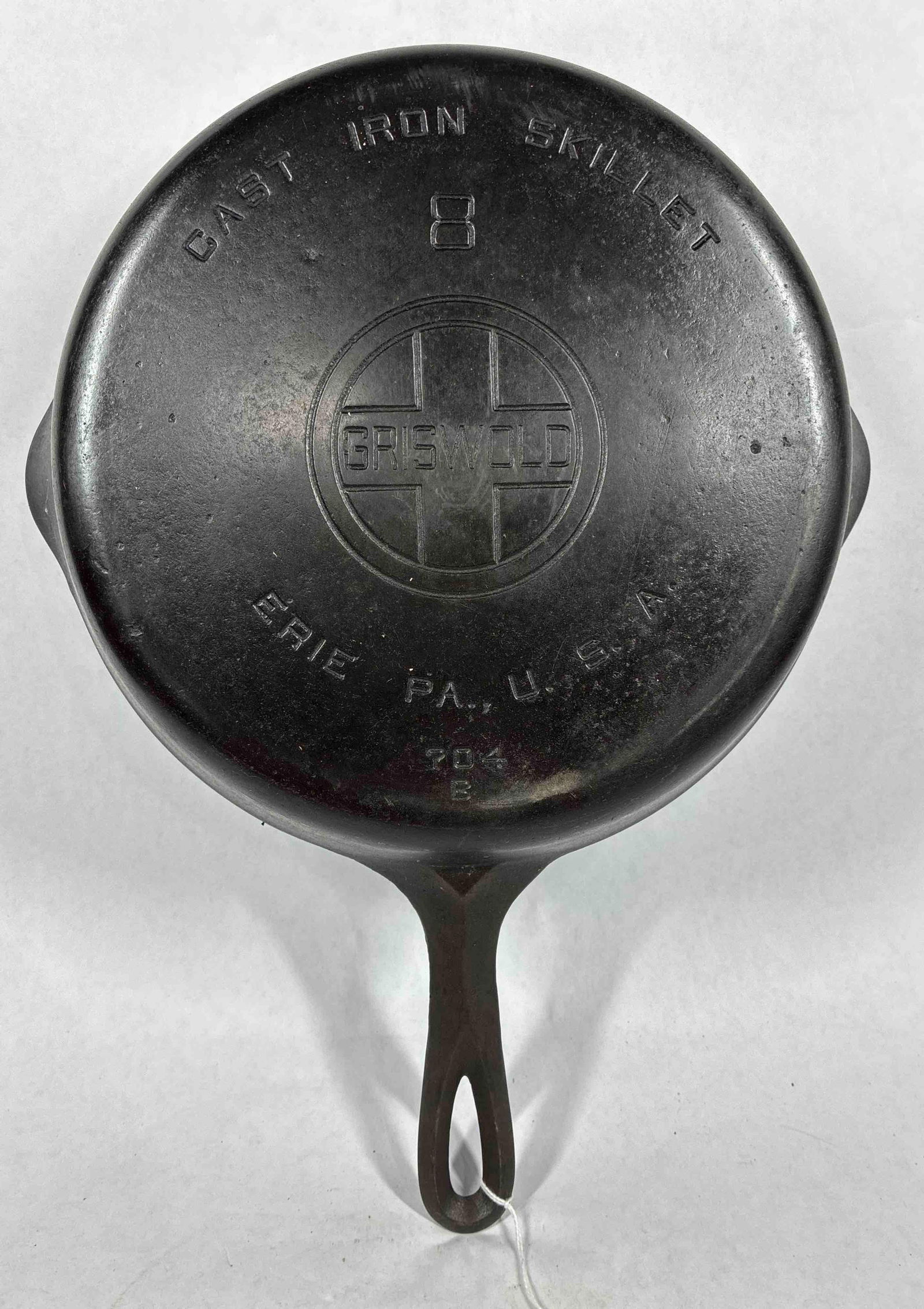 Griswold No 8 Skillet (1 of 3)