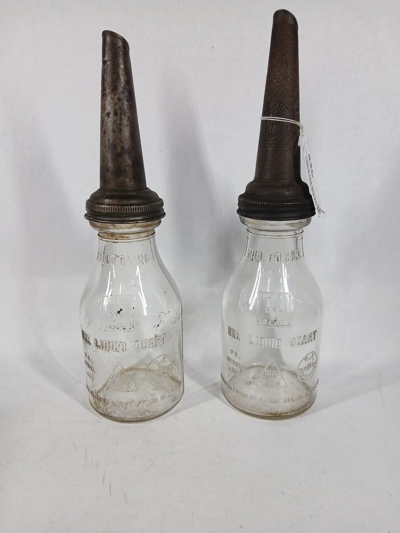 Lot of 2 Atlas One Quart Oil Bottles w/ Spouts (1 of 5)