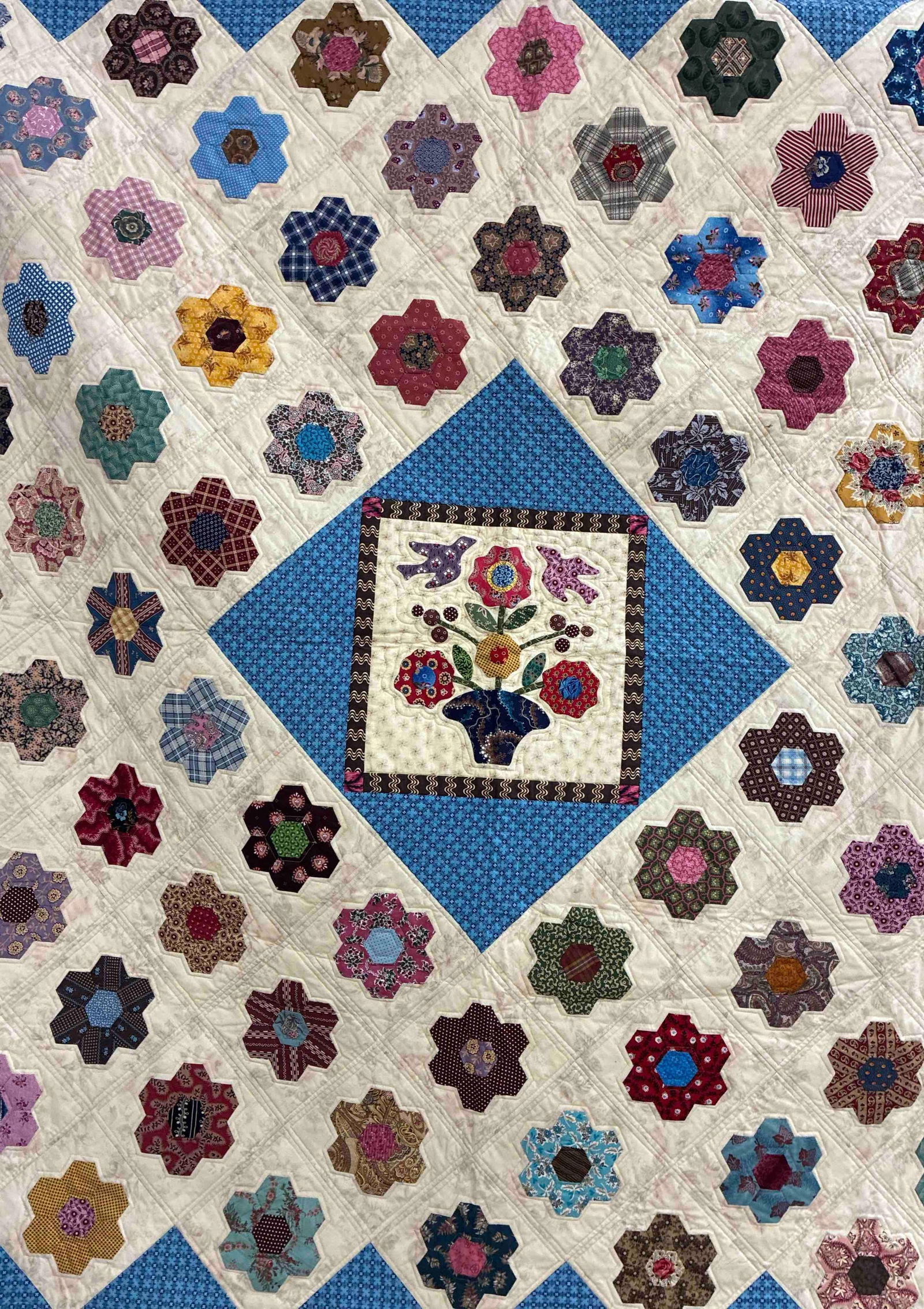 Feeling Folksy Homemade Charity Quilt (1 of 9)