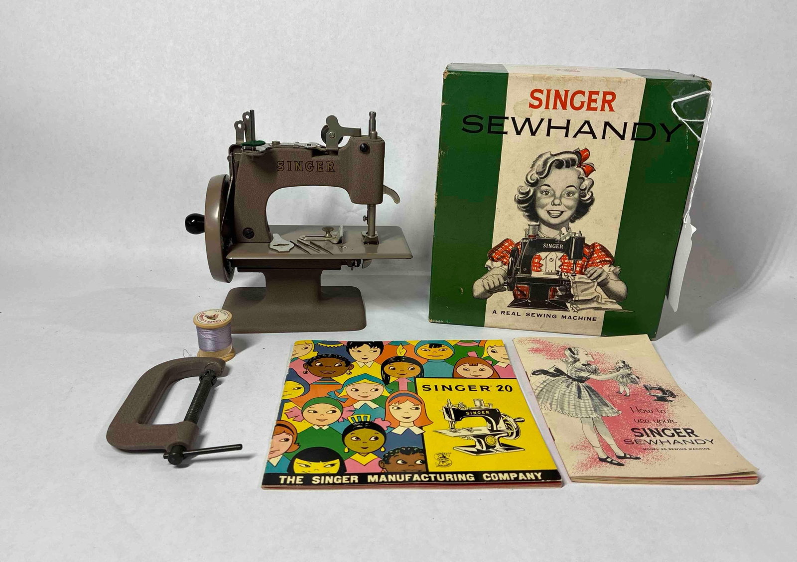 Singer Sewhandy Model No 20: Original box, manual included