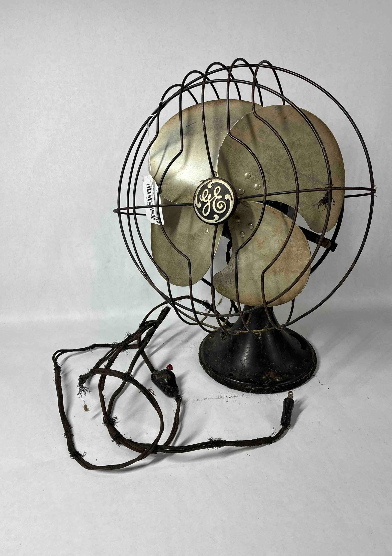 GE Electric Oscillating Fan (1 of 7)