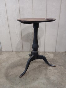 Queen Anne Style Candle Stand