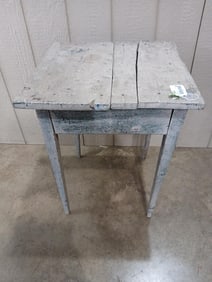 Chippy Painted Primitive Stand