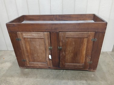 Great Farmhouse Two Door Dry Sink