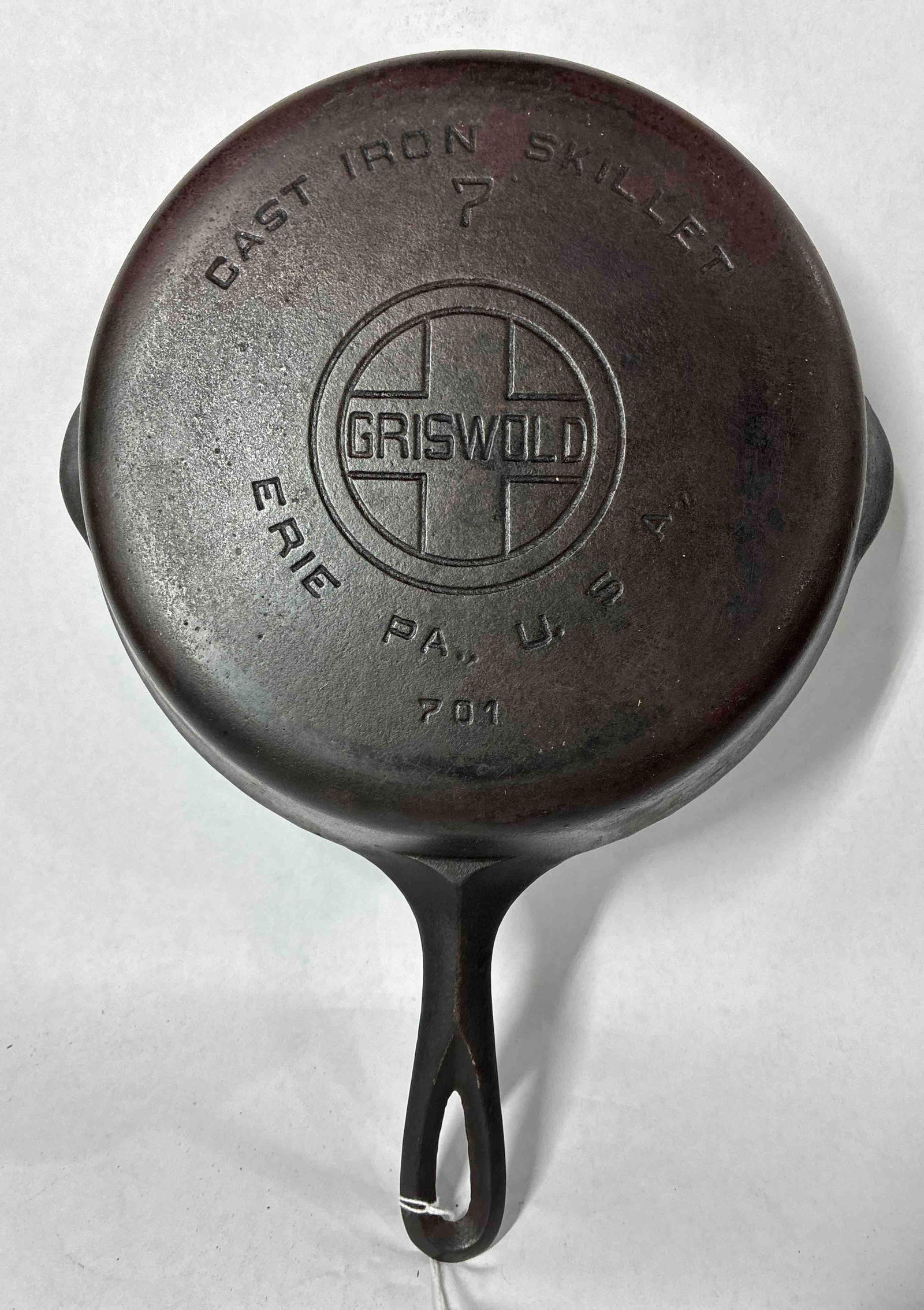 Griswold #7 Cast Iron Skillet (1 of 4)
