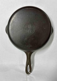 Griswold #6 Cast Iron Skillet