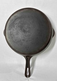 Griswold #8 Cast Iron Skillet