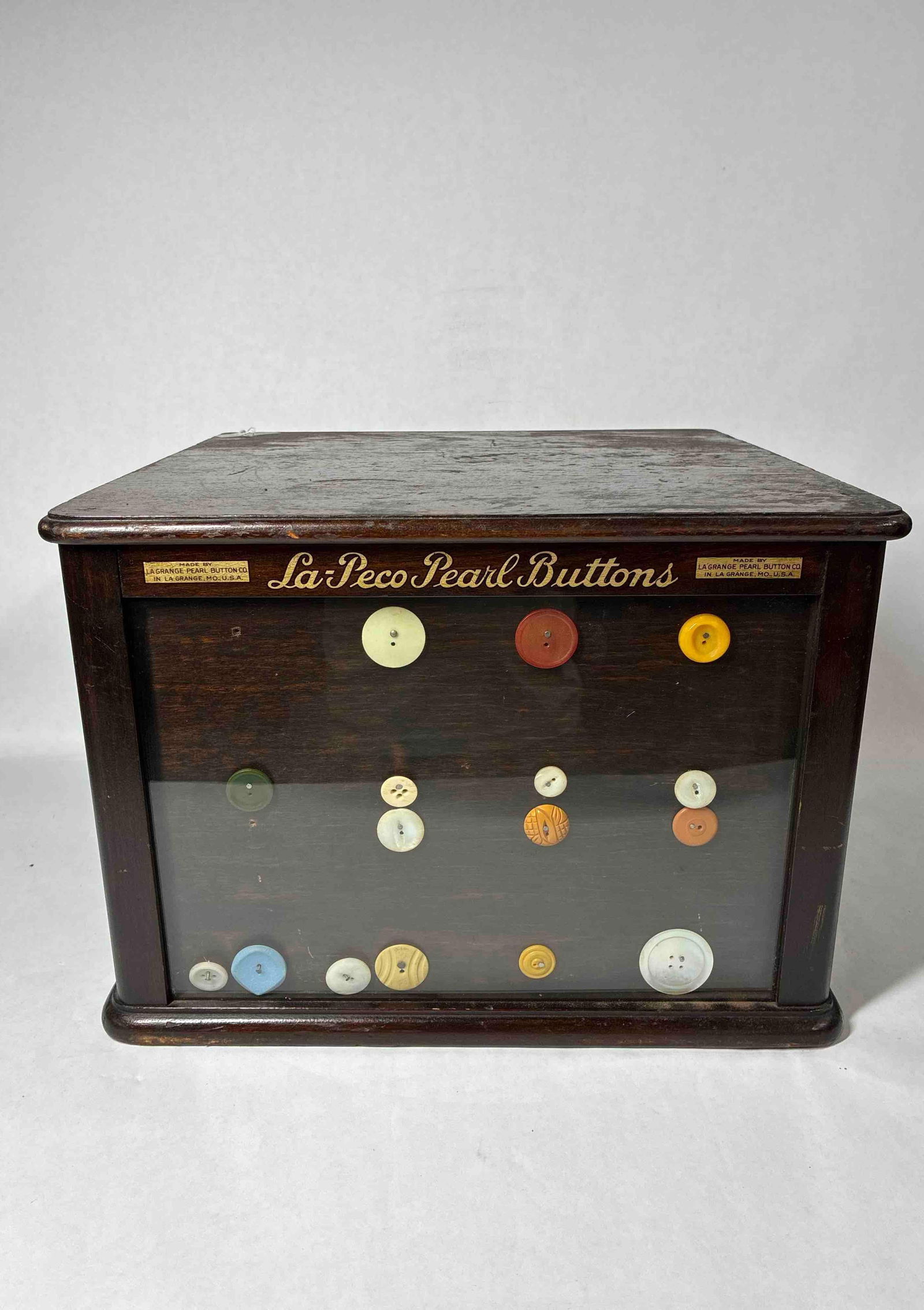 La Peco Pearl Button Store Cabinet (1 of 7)