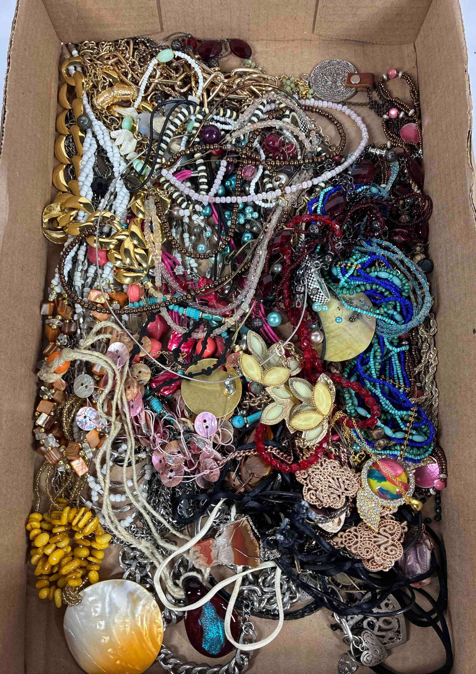 Art Glass Jewelry, Beaded Necklaces, and more: A very good collection of vintage and new jewelry.