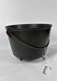KA 8 Cast Iron Footed Pot