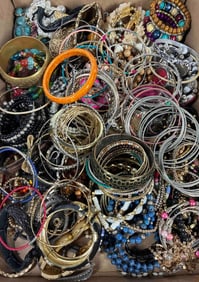 Costume Bracelets & Jewelry